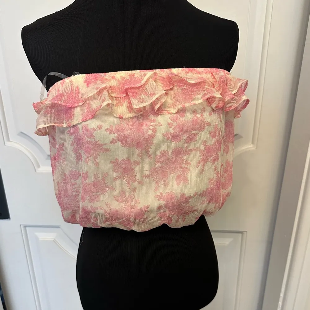 Altar’d State Floral Strapless Pink Top Crop Ruffle Shirt NWOT - Image 2