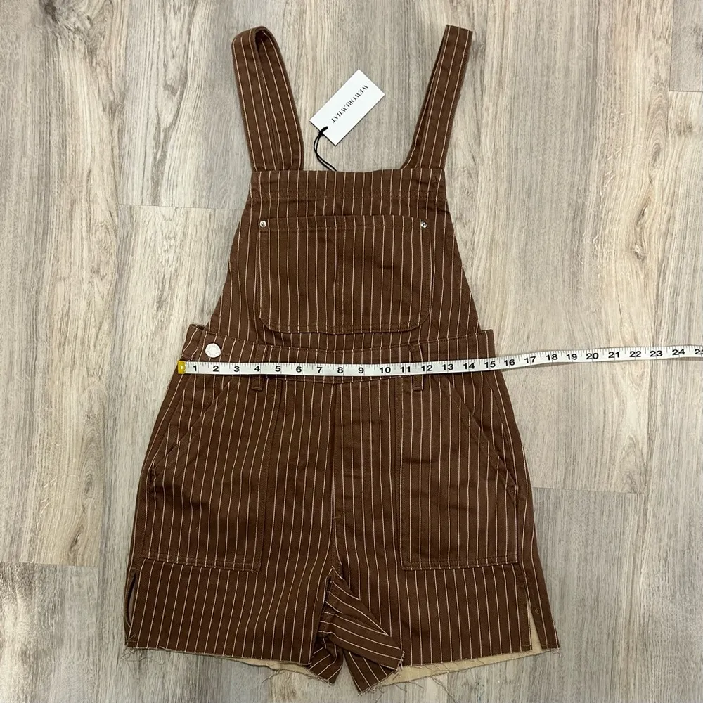 NWT We Wore What Shorts Bib Overalls Brown Pinstripe Cotton W/ Side Slit Size S - Image 3