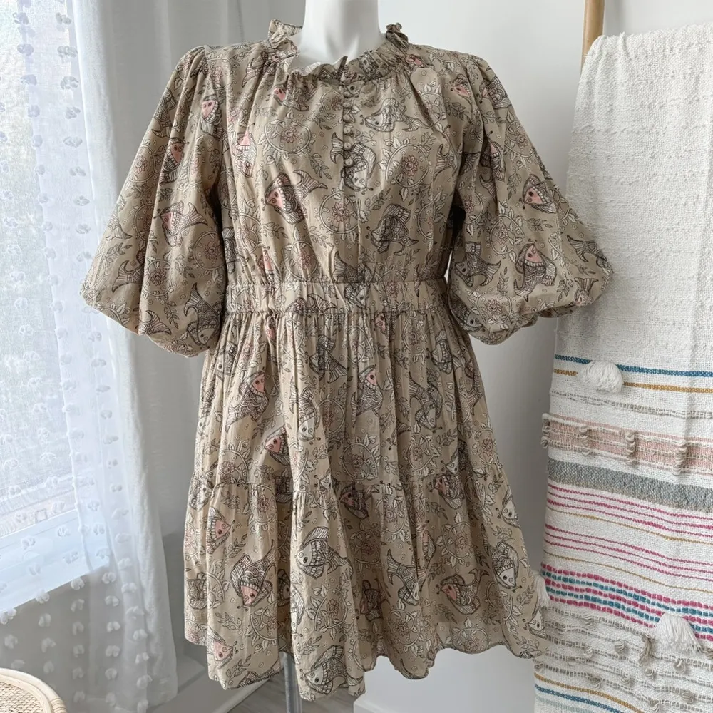 Let Me Be Anthropologie Celeste Fish Print Peasant Puff Sleeves Mini Dress 14 - Image 4