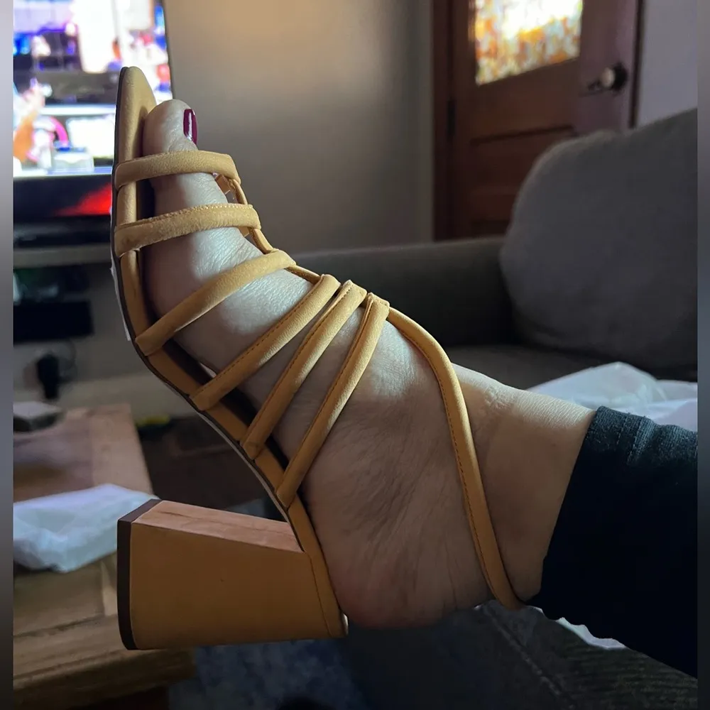 NEW  Colette Sandal - Image 7