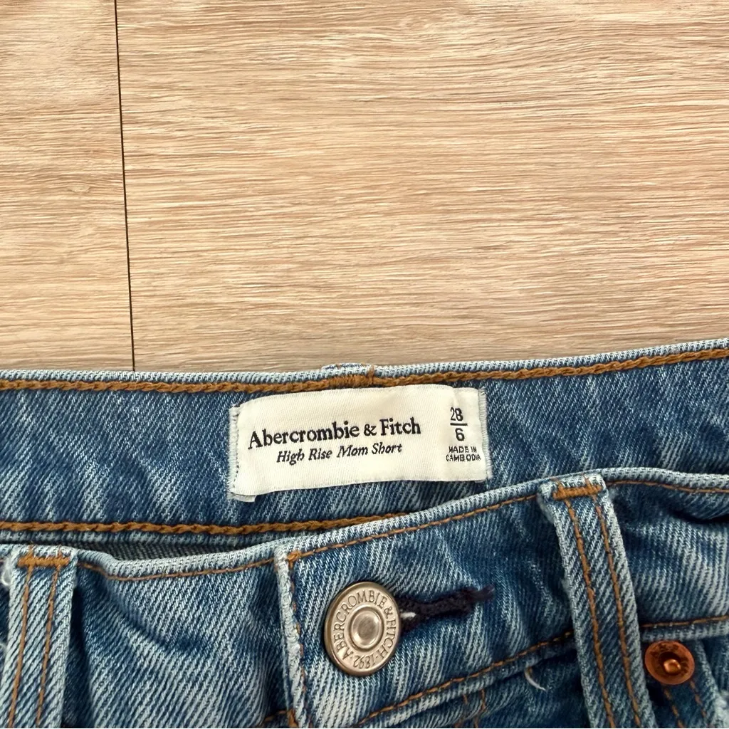 Abercrombie & Fitch High Rise Mom Jean Shorts - Image 2