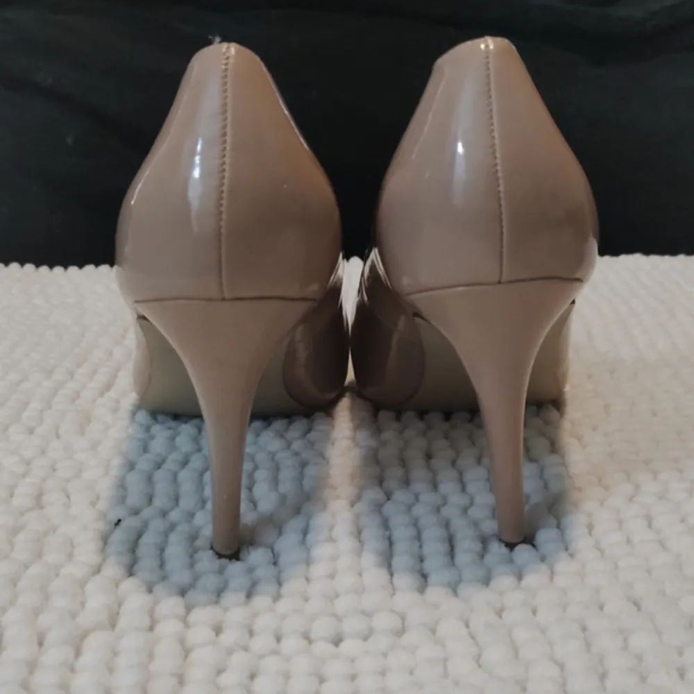 Women's Steve Madden Girl Tan Khaki Beige High Heels Size 7.5 EUC #CL-09 - Image 4