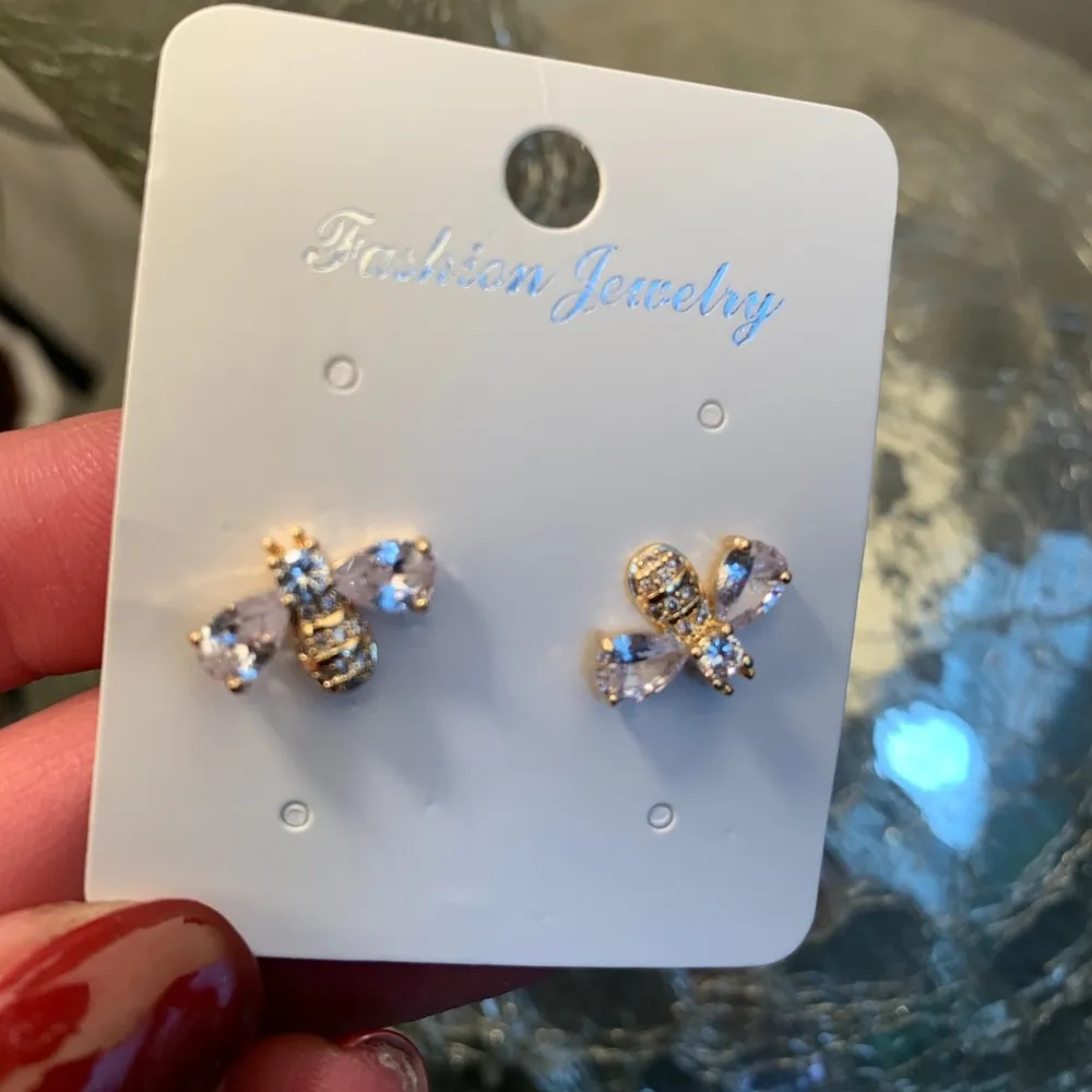 Beautiful GOLD PLATED Zircon crystals Bee earrings - Image 5