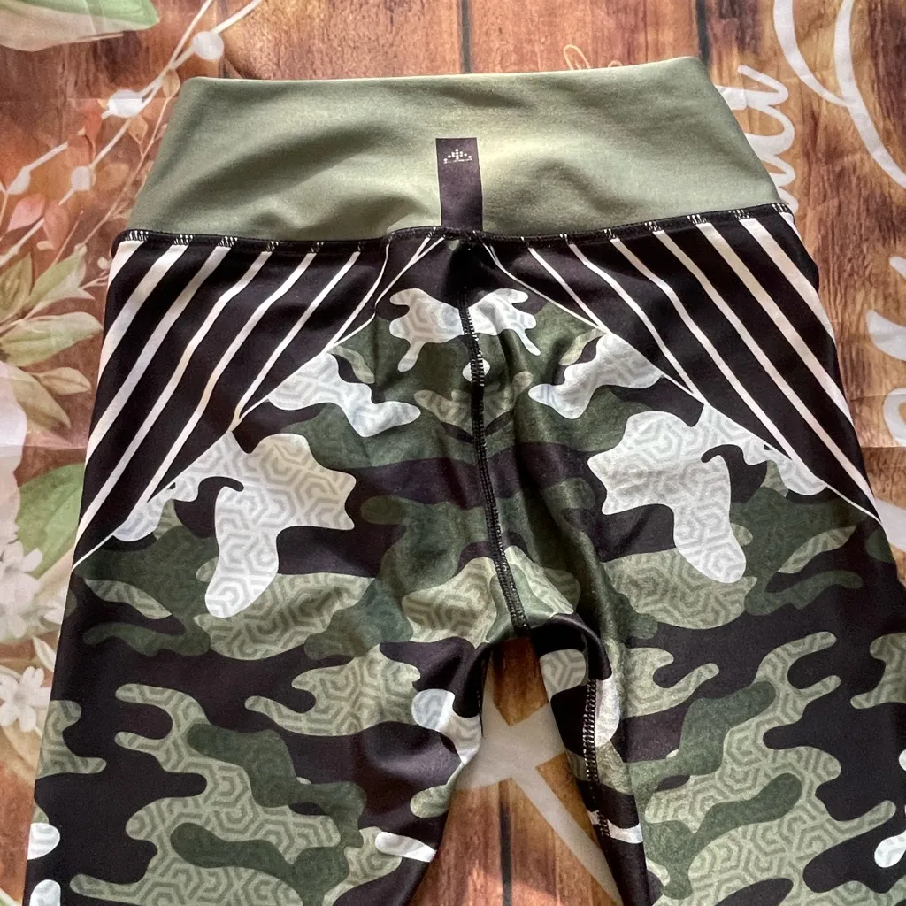 CIMA ACTIVEWEAR Colombian Black Stripe Green Camouflage Leggings 0/s - Image 6