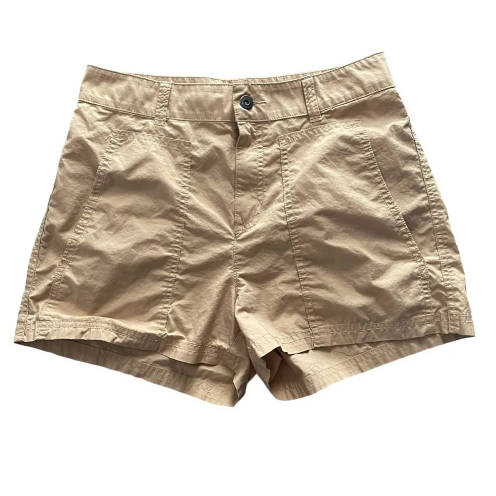 Columbia Women's Tan Cargo Shorts - Image 6