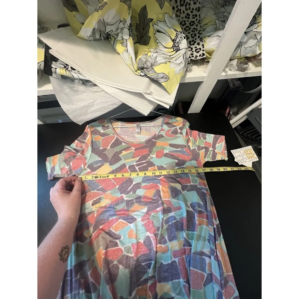 LulaRoe XXS Buttery Soft perfect T Multi Color Geometric Pattern - Image 8