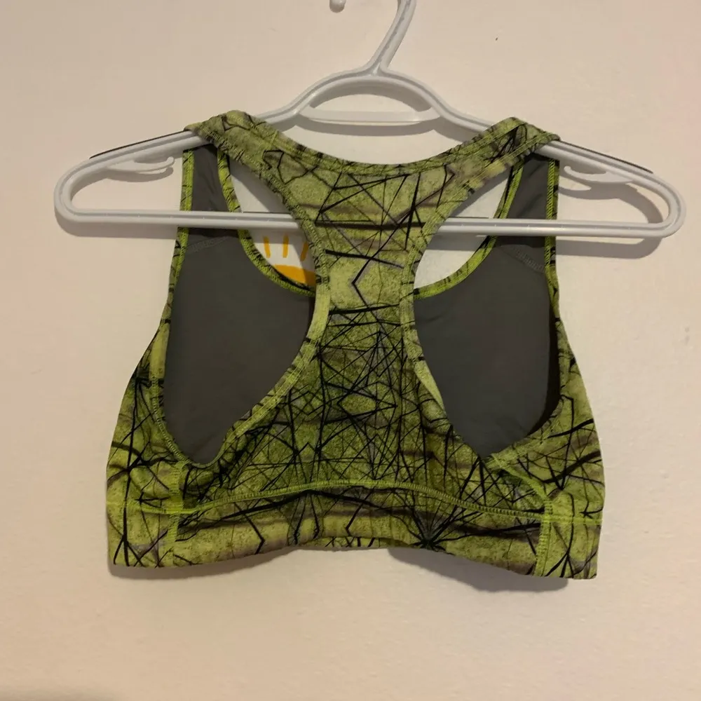 Nike Pro Medium/High Impact Sports Bra - Image 2