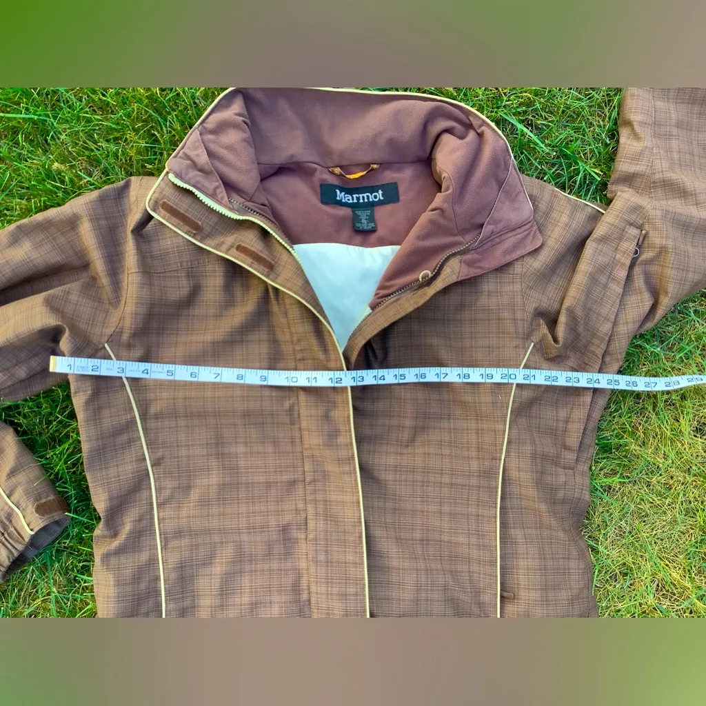 Ladies MARMOT jacket🍁🍁 - Image 4