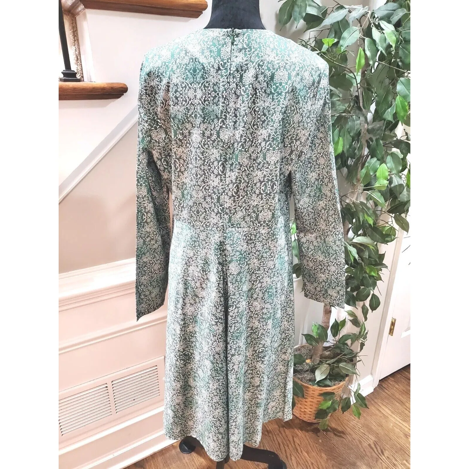 Mystery Women's Green Floral Cotton Round Neck Long Sleeve Knee Length Dress 14 - Image 6