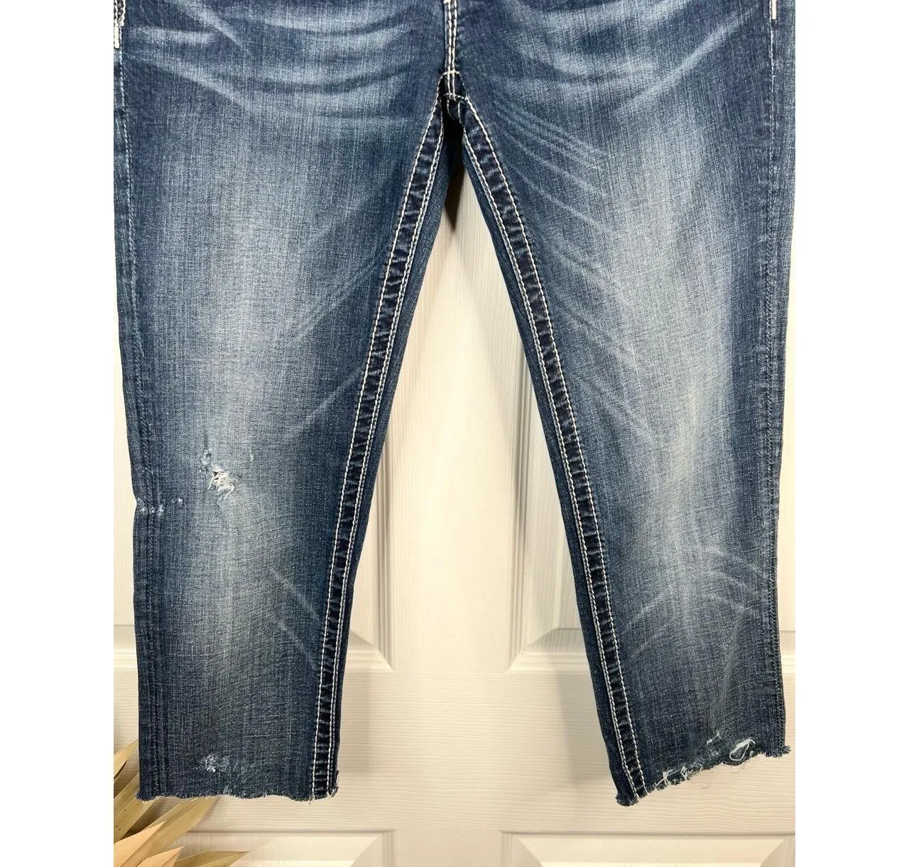 Miss Me Jeans Womens Size 29 Dark Wash Cropped Skinny Studded Distressed Denim - Image 6