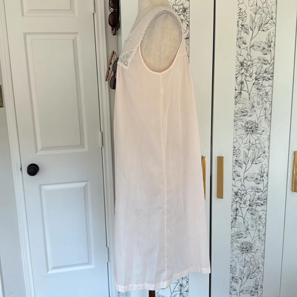 Vintage Vanity fair floral embroidered nightgown - Image 11