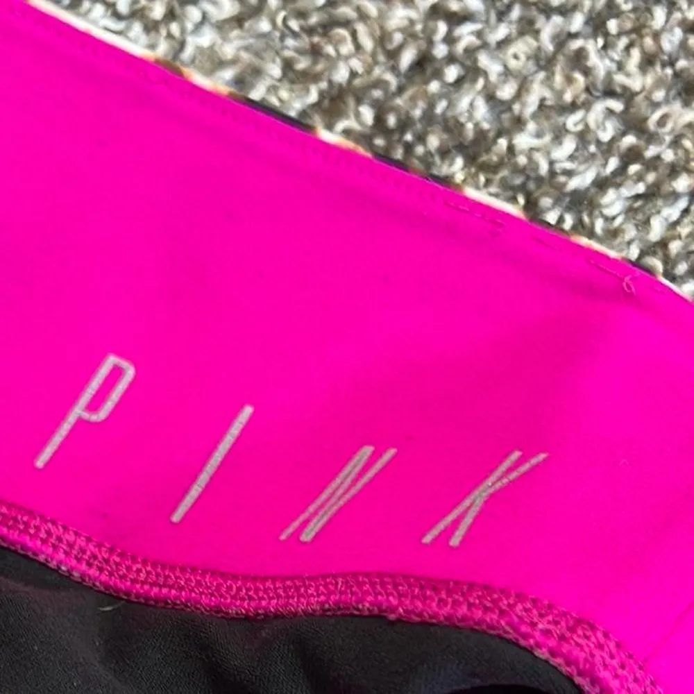 PINK Victoria’s Secret Cropped Leggings - Image 4