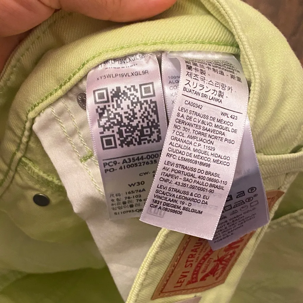 Levi's Light Green Denim Shorts - Image 3