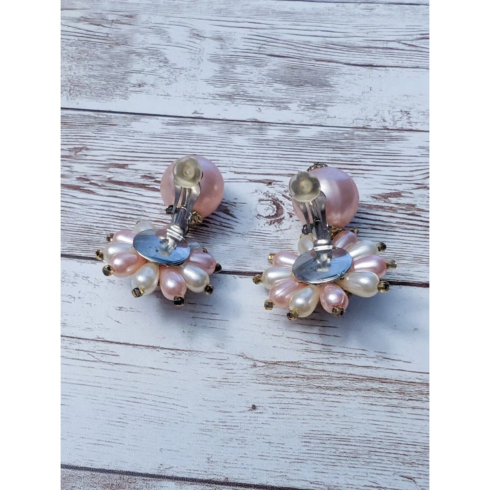 Vintage Clip On Earrings - Image 8