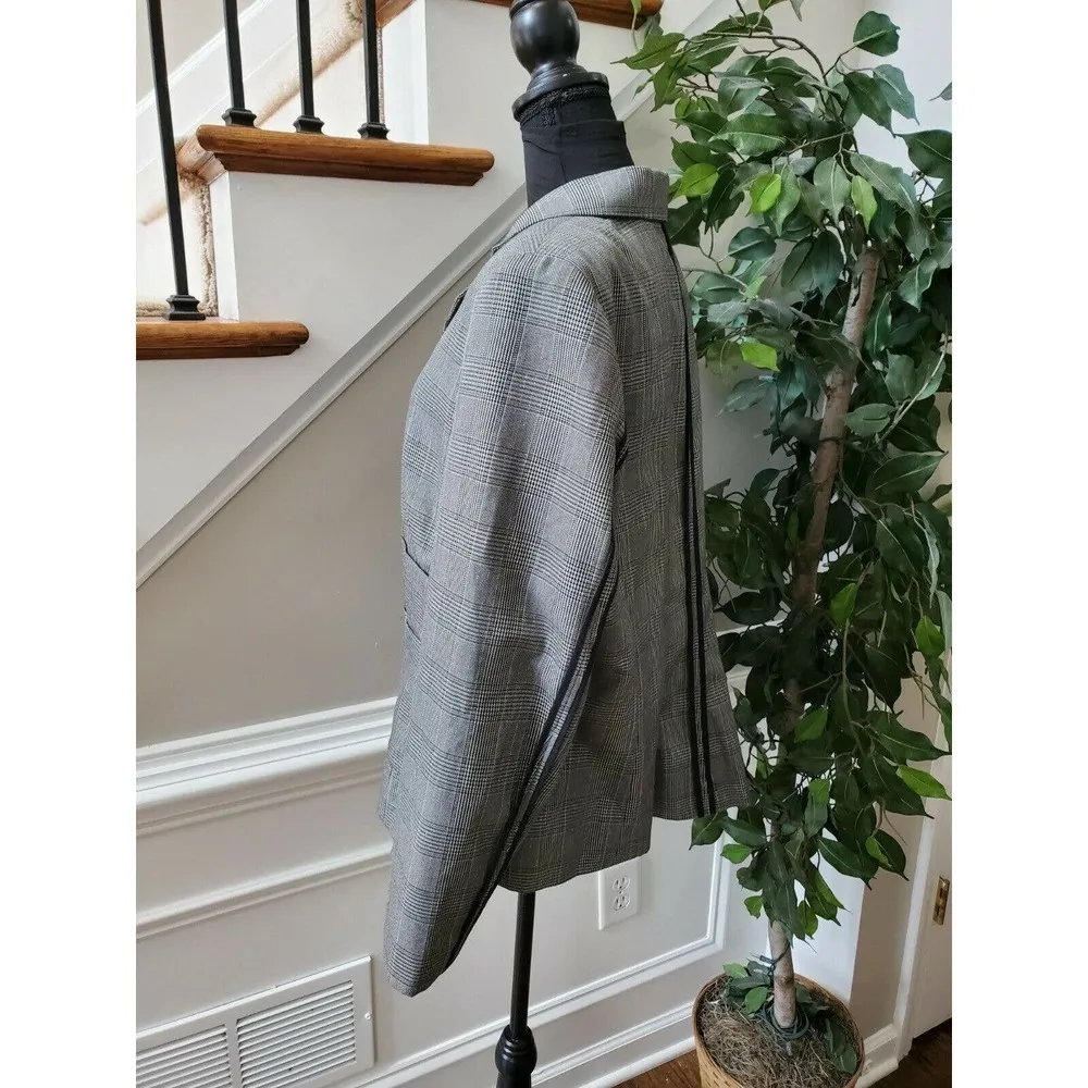 Ashley Stewart Women's Gray Polyester Long Sleeve Four Button Blazer Size 16 - Image 6