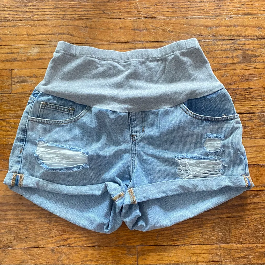 •Maternity ripped denim shorts bundle• Size M - Image 5