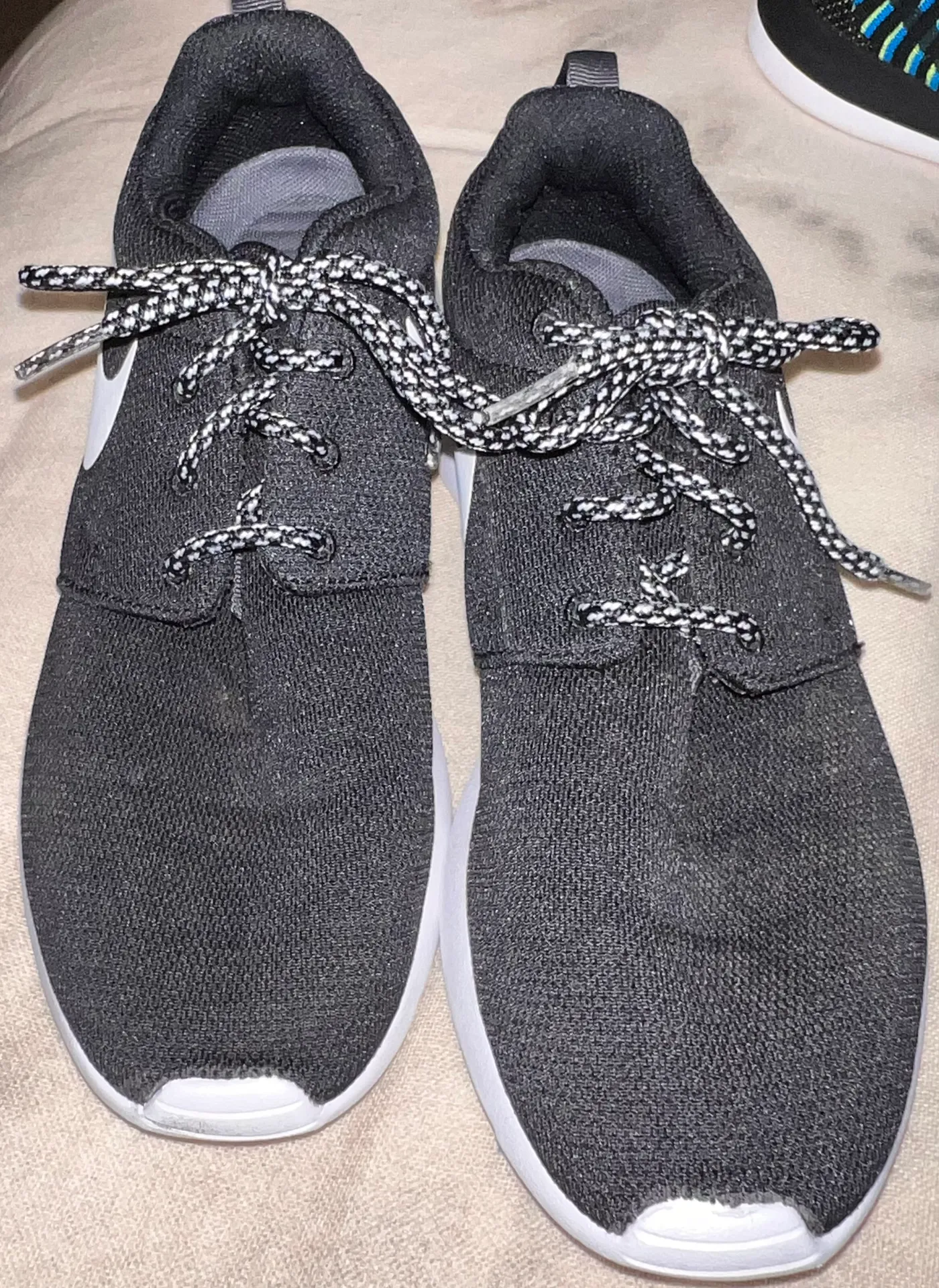 Roshes - Image 2