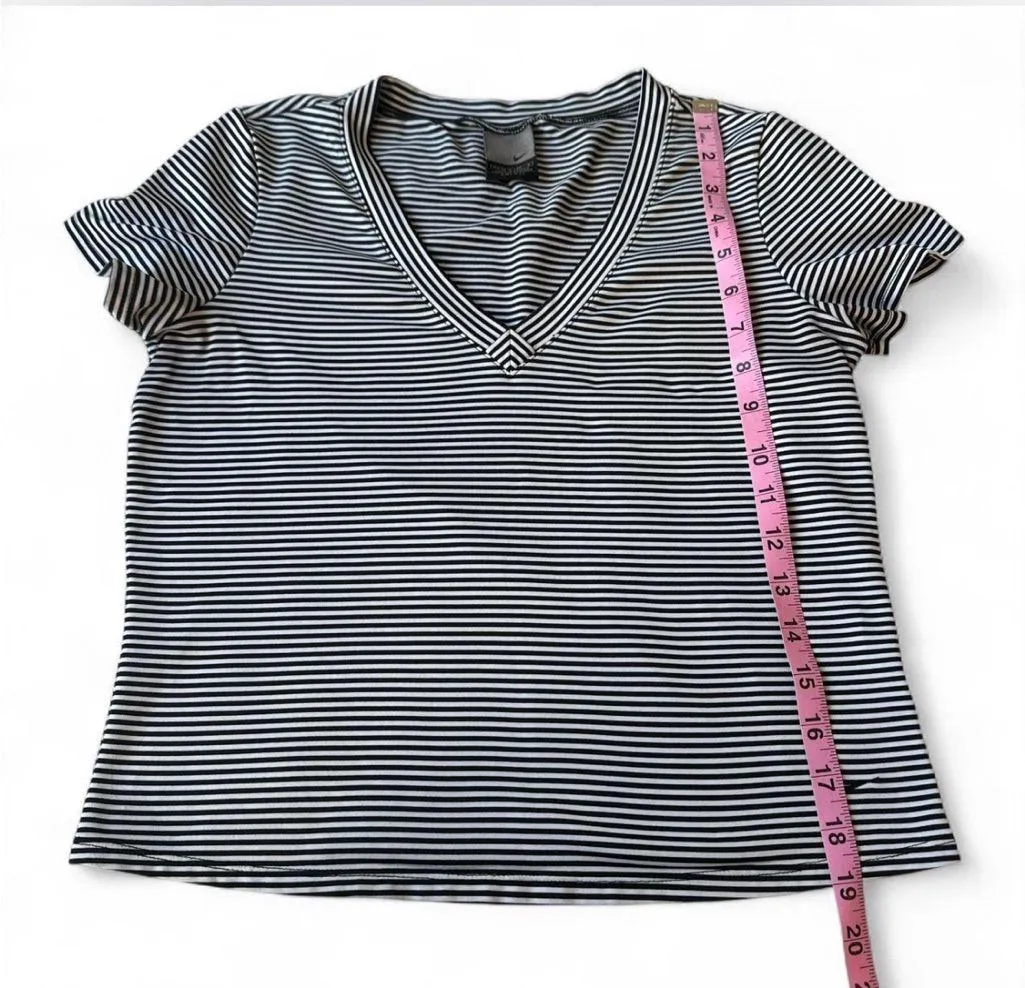 Nike Dri- Fit black and white striped V-neck - Image 5