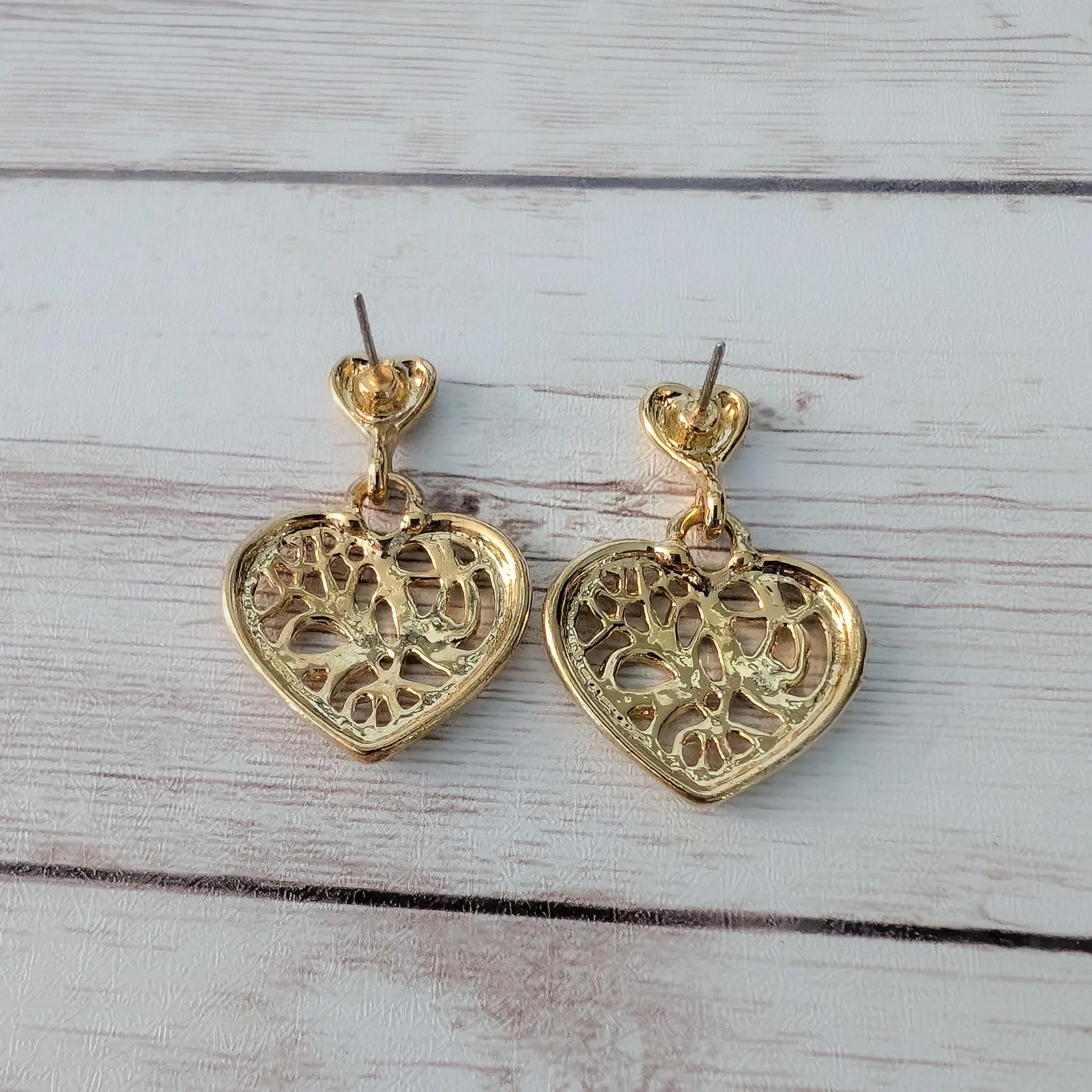 Vintage Stud Earrings Stunning Ornate Gold Tone Heart Dangle Statement - Image 5
