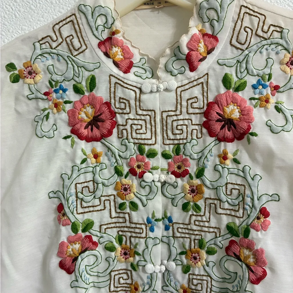 Vintage Lily Hand Embroidered Shirt Made In SHANGHAI China Floral Size M White Size M - Image 2
