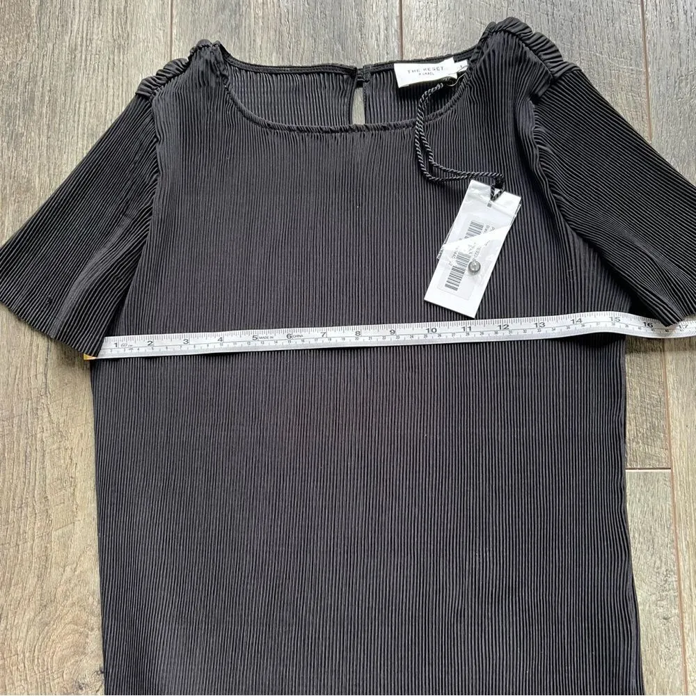 The Reset R Label Plisse Top Black NWT Small Short Sleeve Satin Pleated Shirt - Image 11