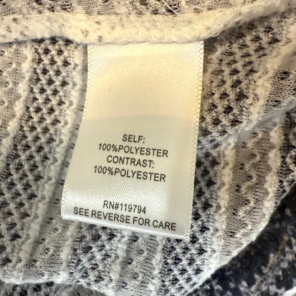 Chic Monochrome Women's Blouse Black Size 1X - Image 8