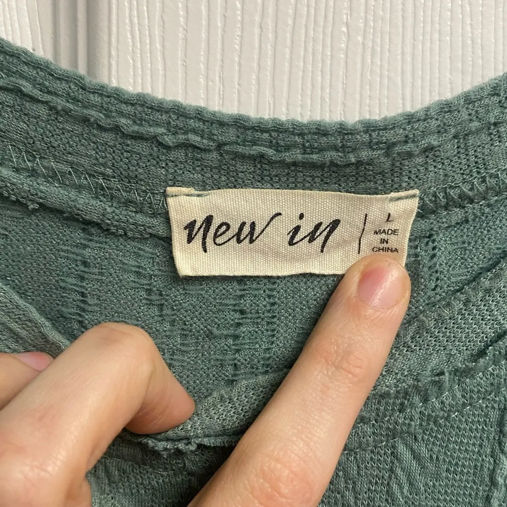 “New In” Boutique Brand Babydoll Dress W/ Ruffle Sleeves Size Large Green - Image 3