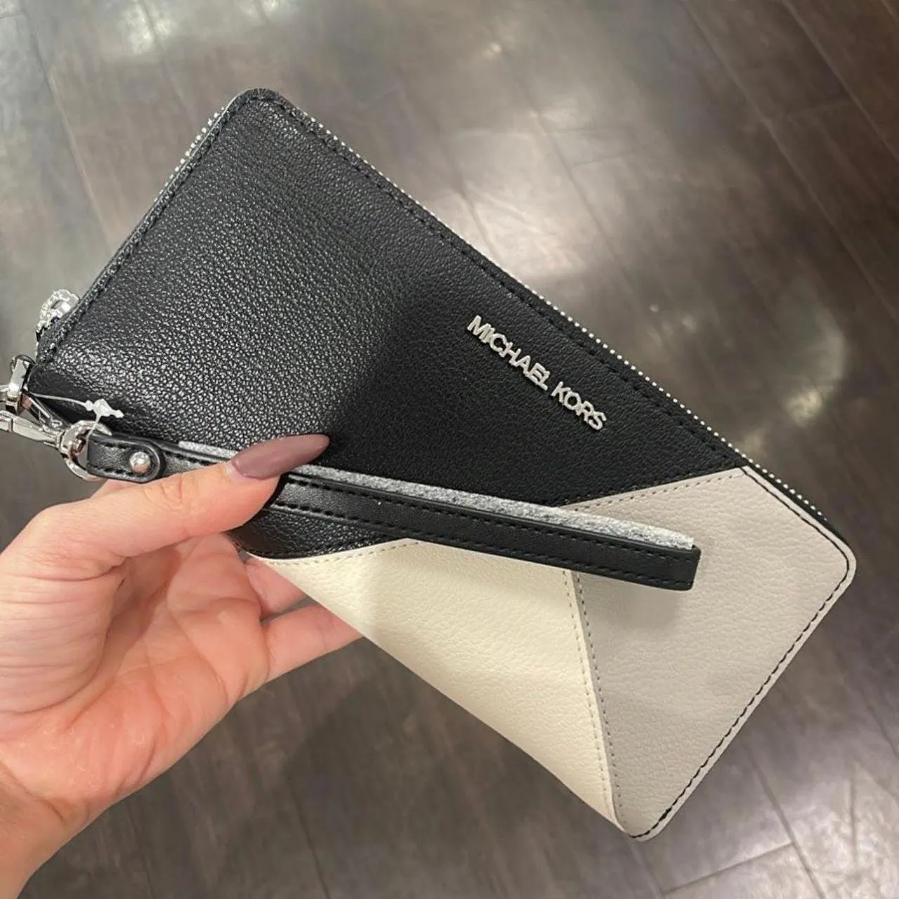 Michael Kors Black Travel Continental Wristlet Large Wallet - Image 2