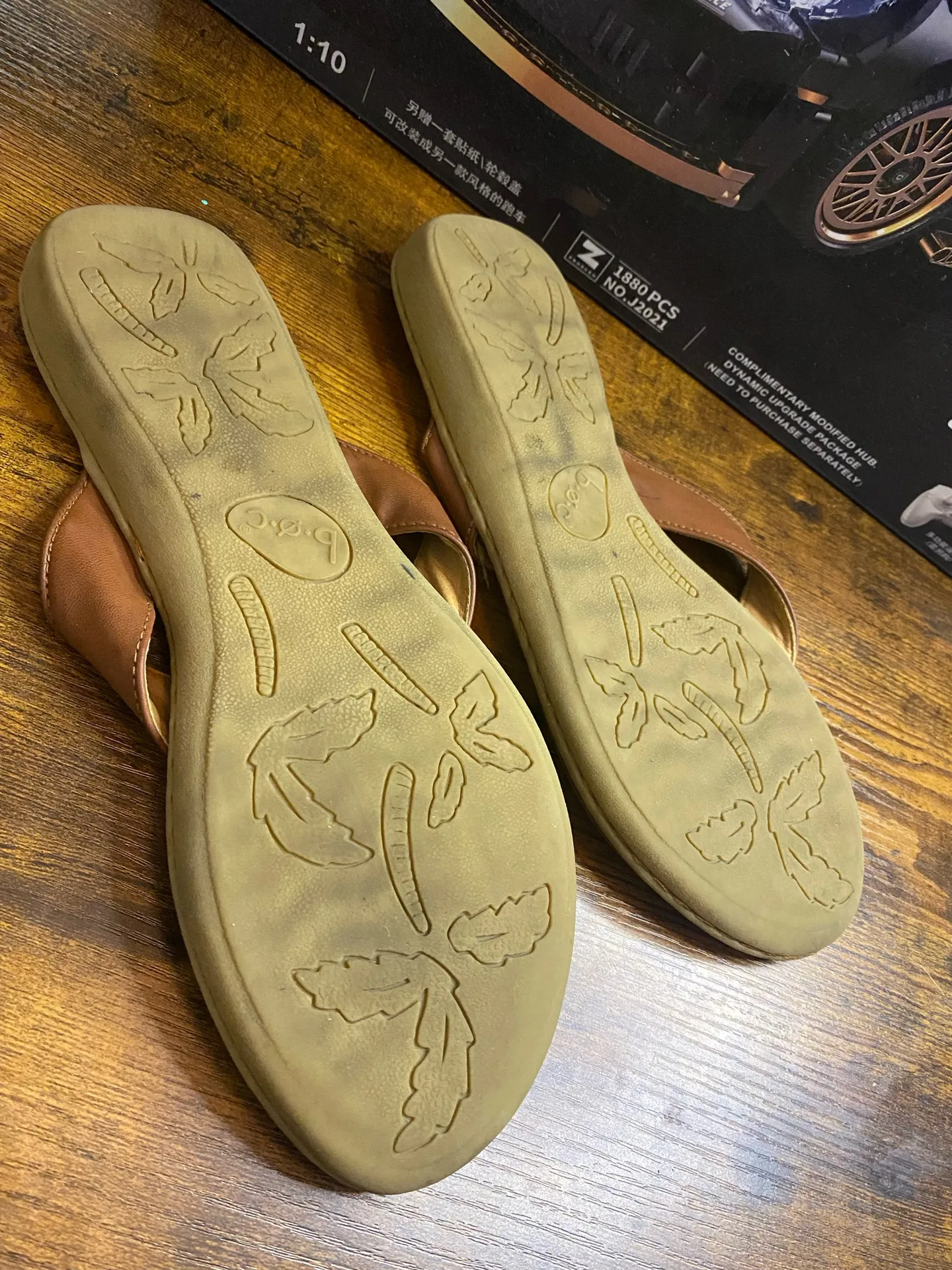 B.O.C . Men’s Leather Sandals Brown Size 10 - Image 3