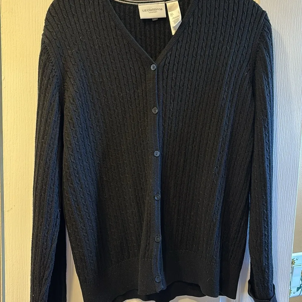 LIZ CLAIBORNE BLACK CABLE KNIT BUTTON DOWN SWEATER LONG SLEEVE SIZE LARGE - Image 2