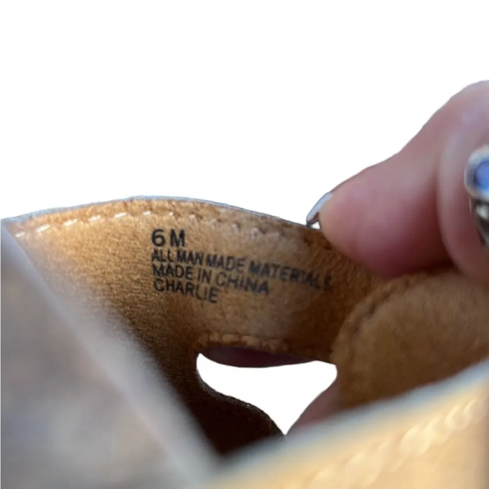 Cliffs by White Mountain Charlie sandals Gold Size 6 - Image 7