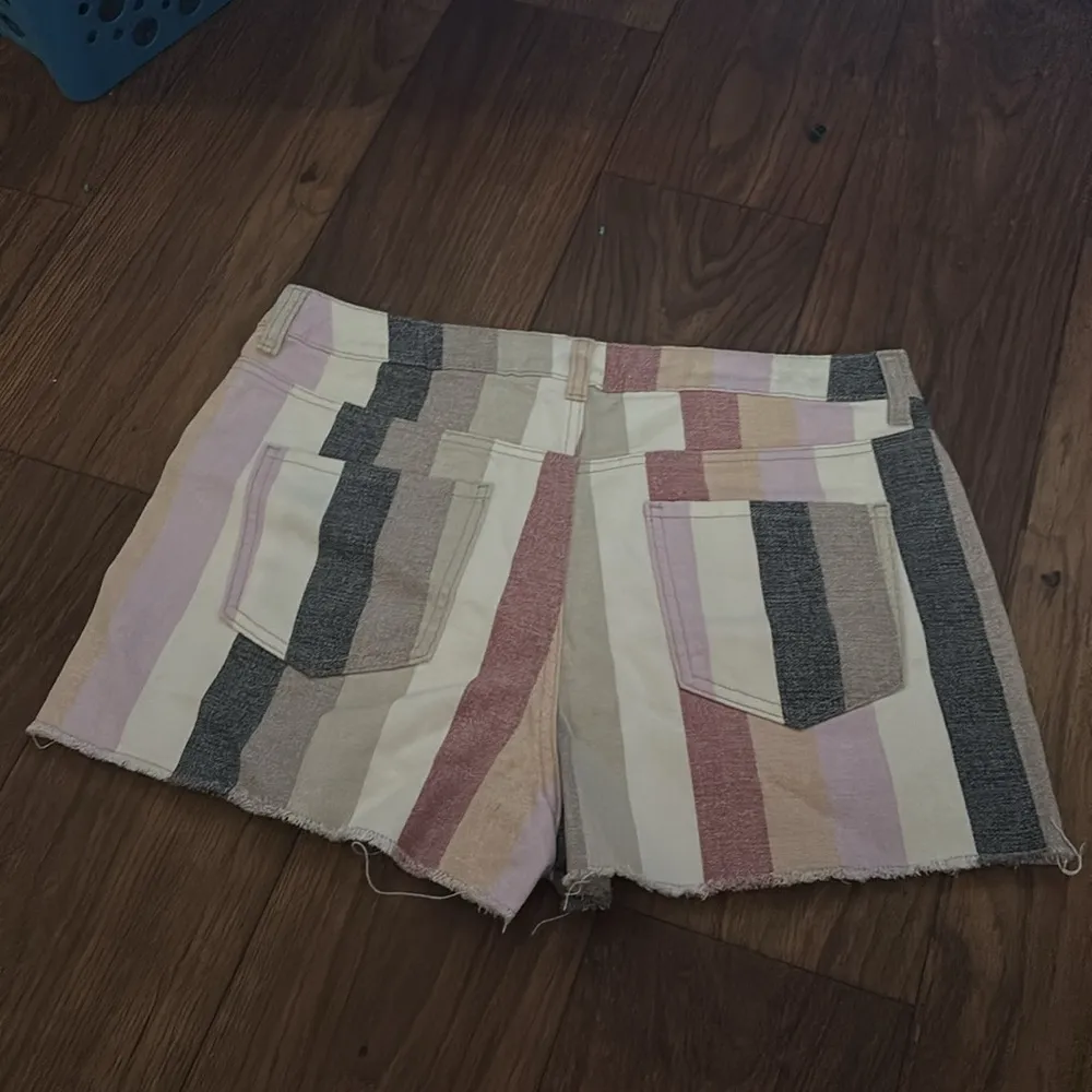 Forever 21 Pink and Orange Jean Shorts Color-Blocked Striped Design Distressed - Image 5