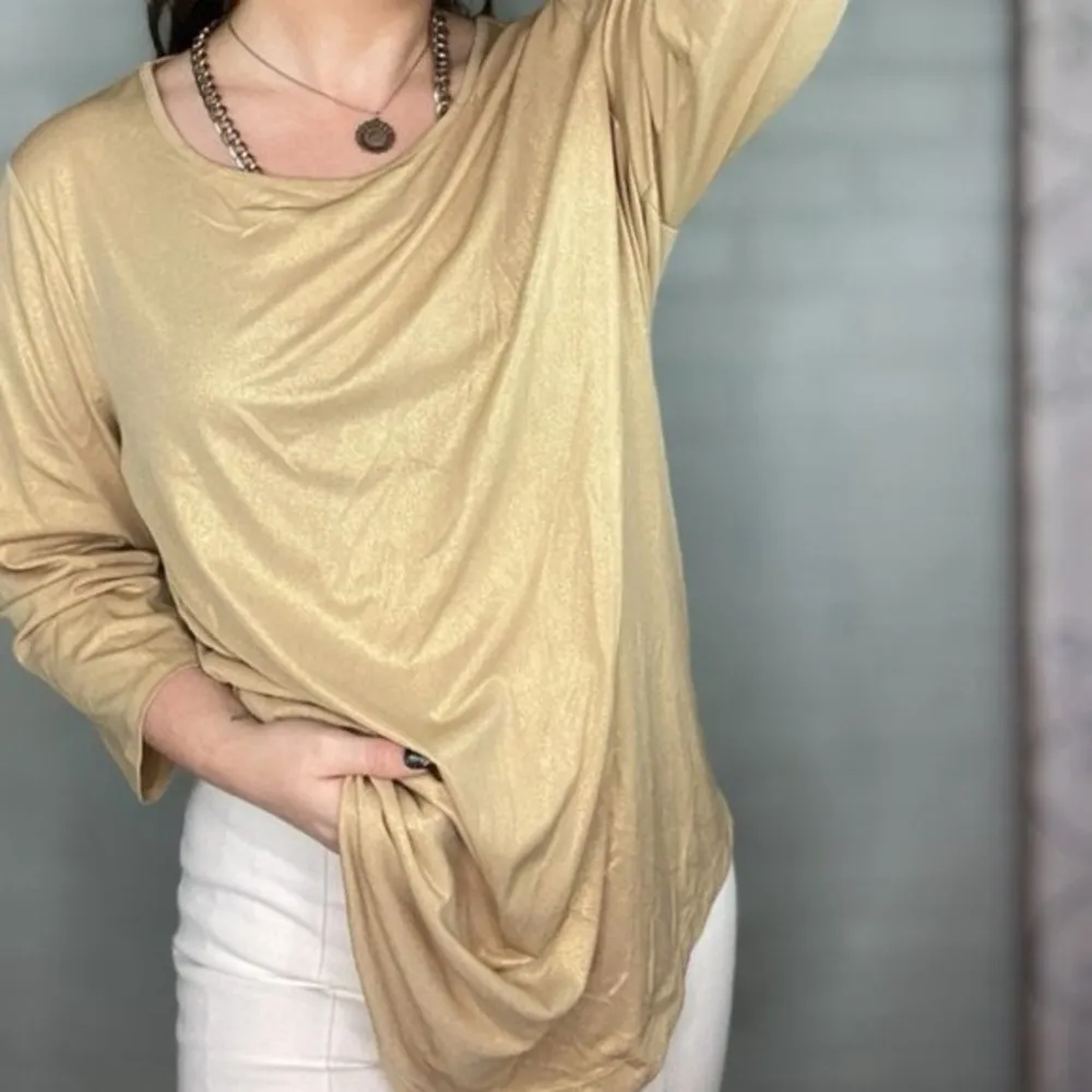 NWT Chico's Knit Kit Metallic Shirttail Top 3/4 Sleeve Arabian Camel Size Small - Image 2