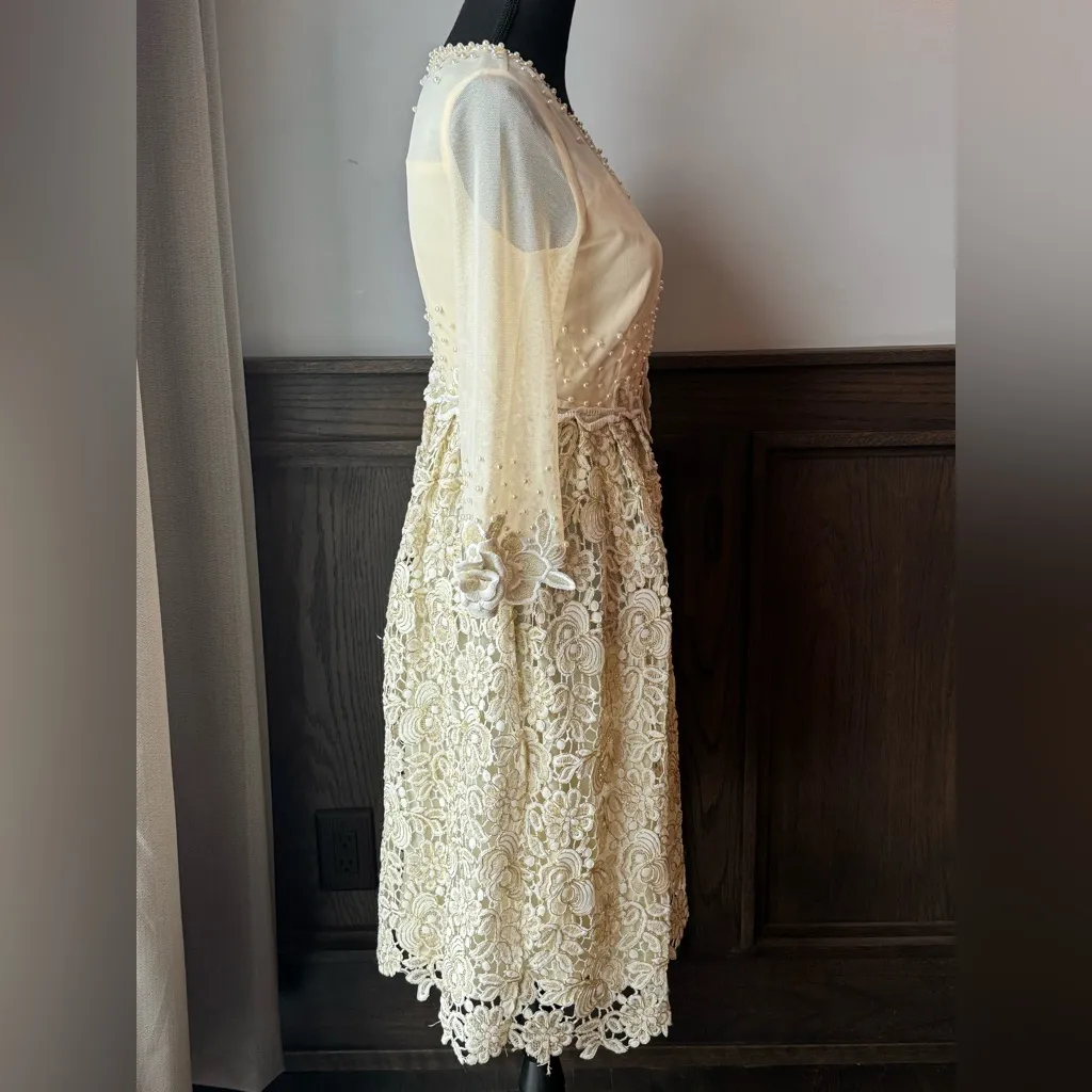 Metisu sheer top beige and gold floral pearl party dress. Nwt Size M - Image 6