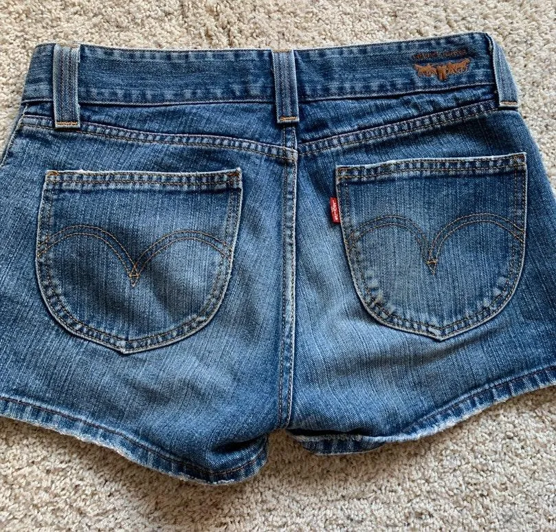 Levi’s 504 Slouch Jean Shorts - Image 2