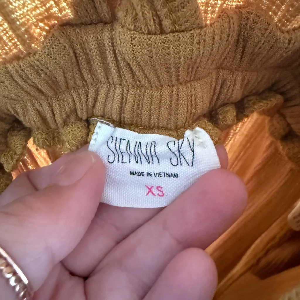 Sienna Sky EUC Ribbed Mustard Cropped Sleeveless Jumpsuit with Pockets - Image 4