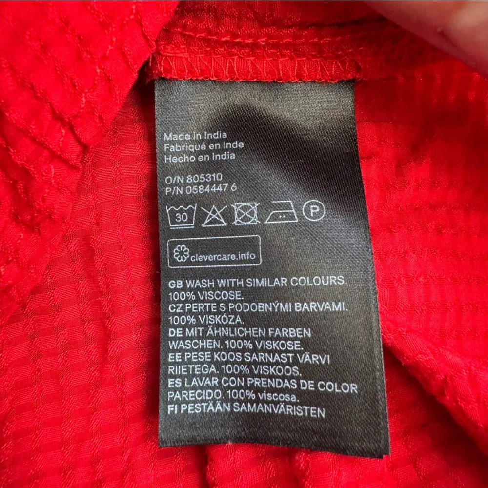 H&M L.O.G.G. Womens Peasant Blouse Bright Red 6 Balloon 3/4 Length Raglan Sleeve - Image 10