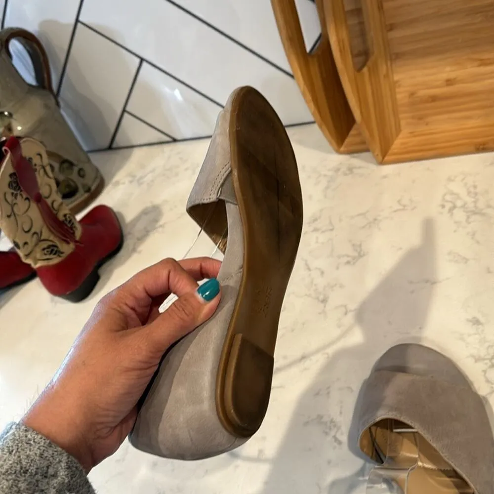 Naturalizer  Lucie D'Orsay Flat Turtle Dove Nubuck suede sandals size 7.5 - Image 7