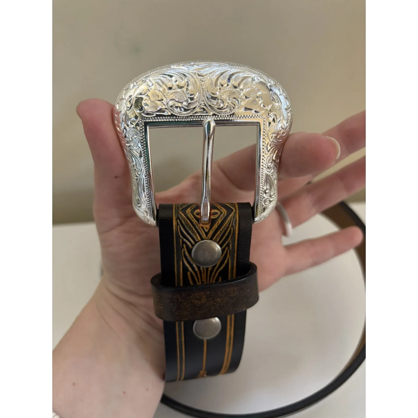 Women's Leather Hand Tooled Belt Size Medium Cowgirl Western Festival Rodeo Brown - Image 4