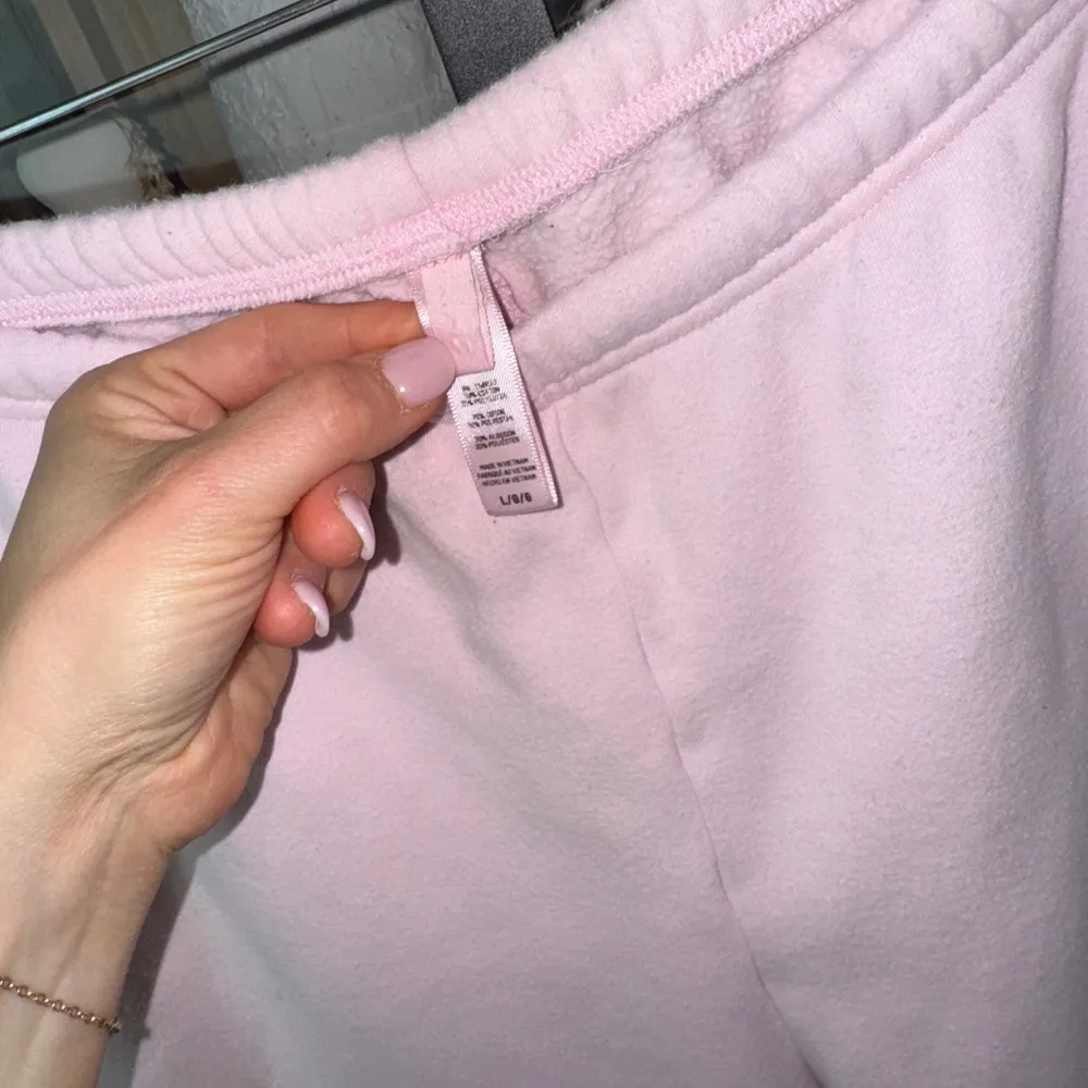 SKIMS joggers cotton fleece classic lounge pants barely pink strawberry milk - Image 3
