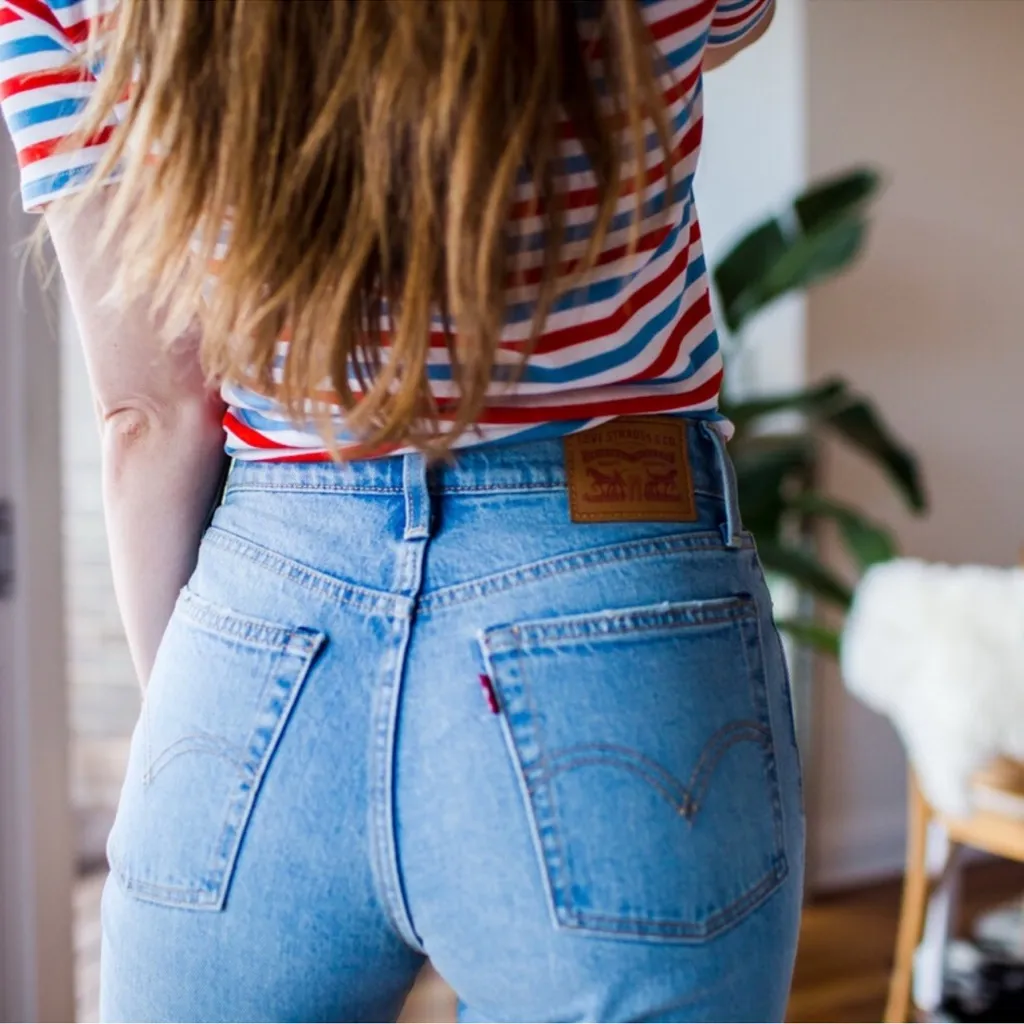 Levis Wedgie Straight Fit Premium Denim Jeans Size 27 Light Wash - Image 2