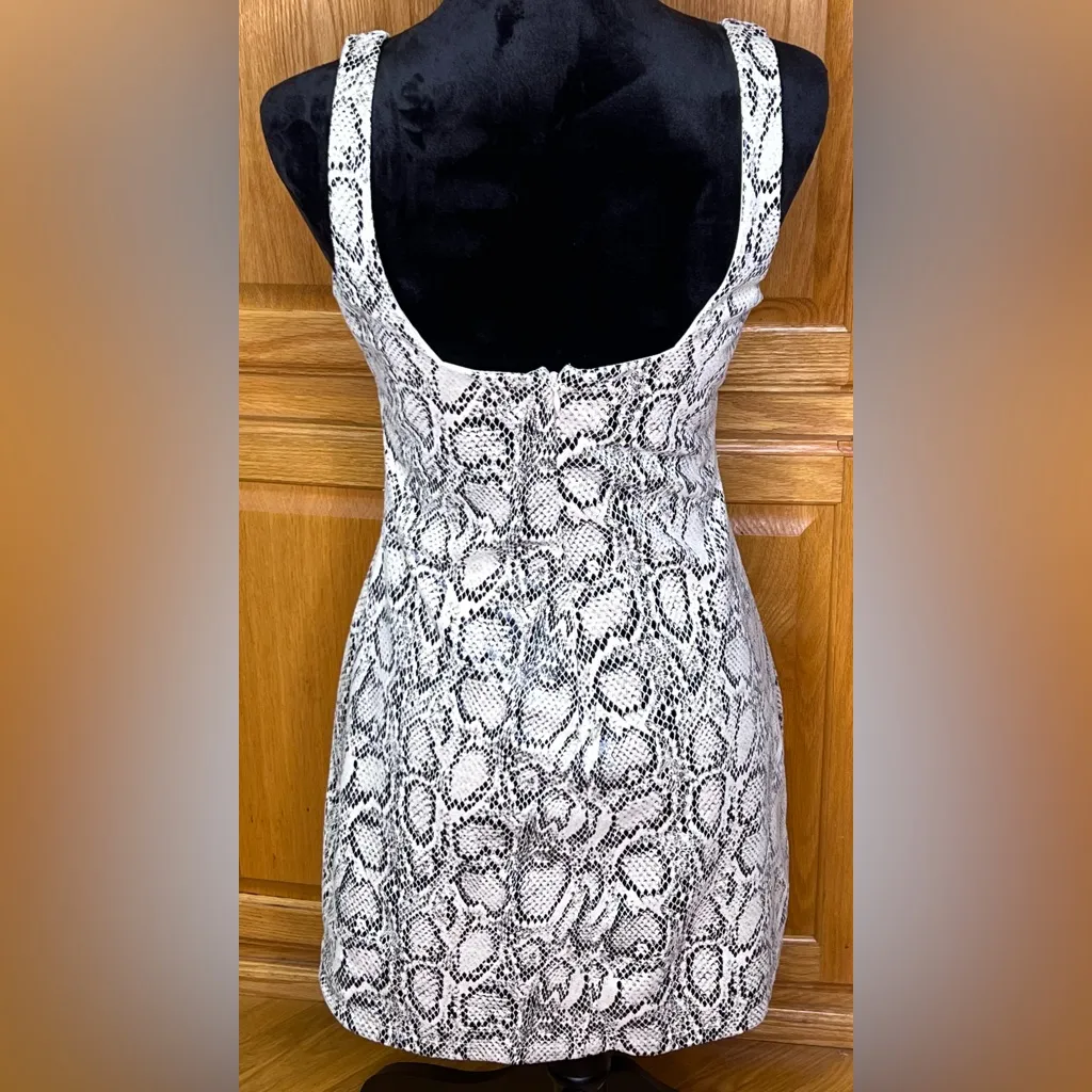ZARA‎ Animal Print Snakeskin Faux Suede Mini Dress Black & Ecru Size Medium - Image 8