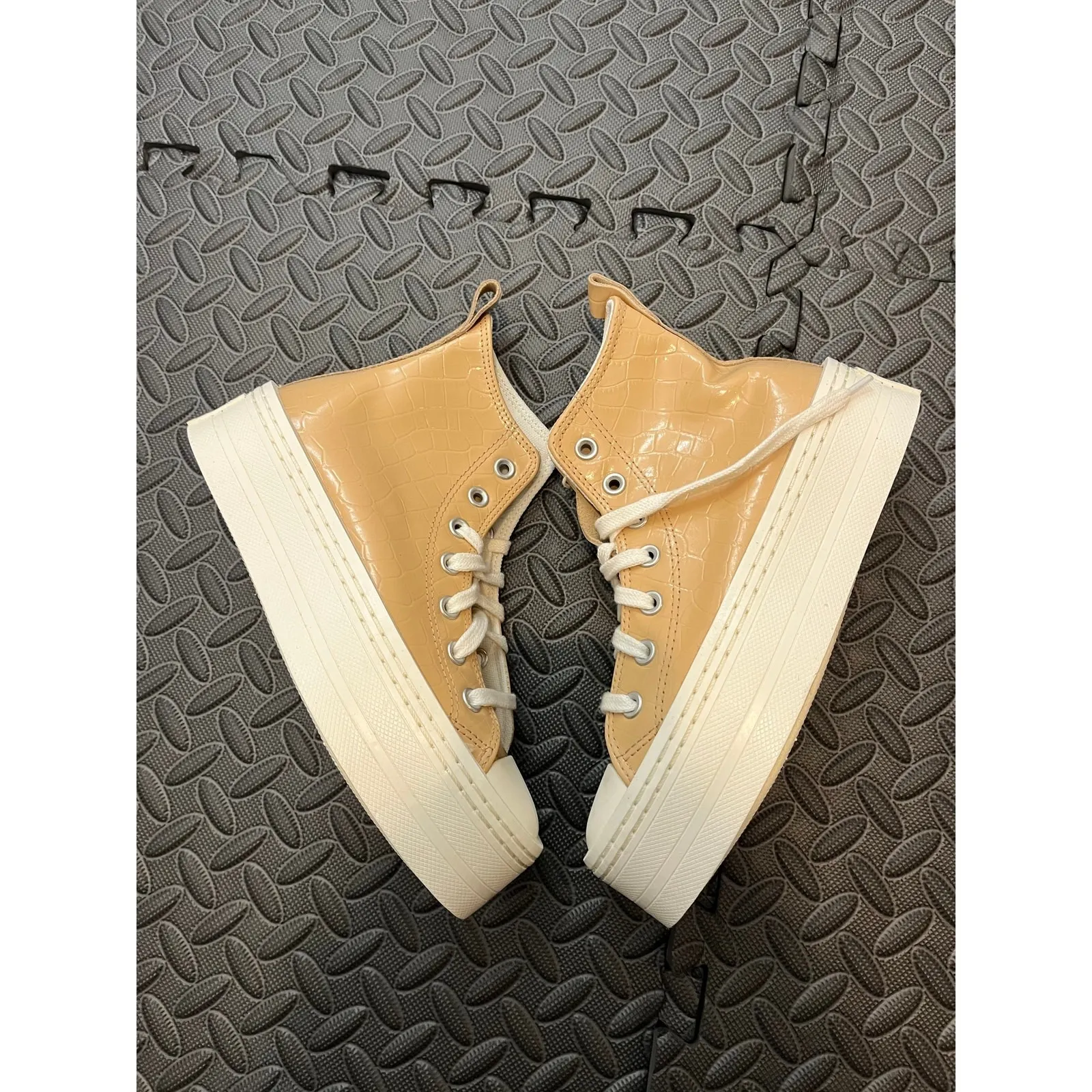 NEW Converse Women Chuck Taylor All Star Modern Lift Hi Platform Glossy Size 6.5 - Image 5