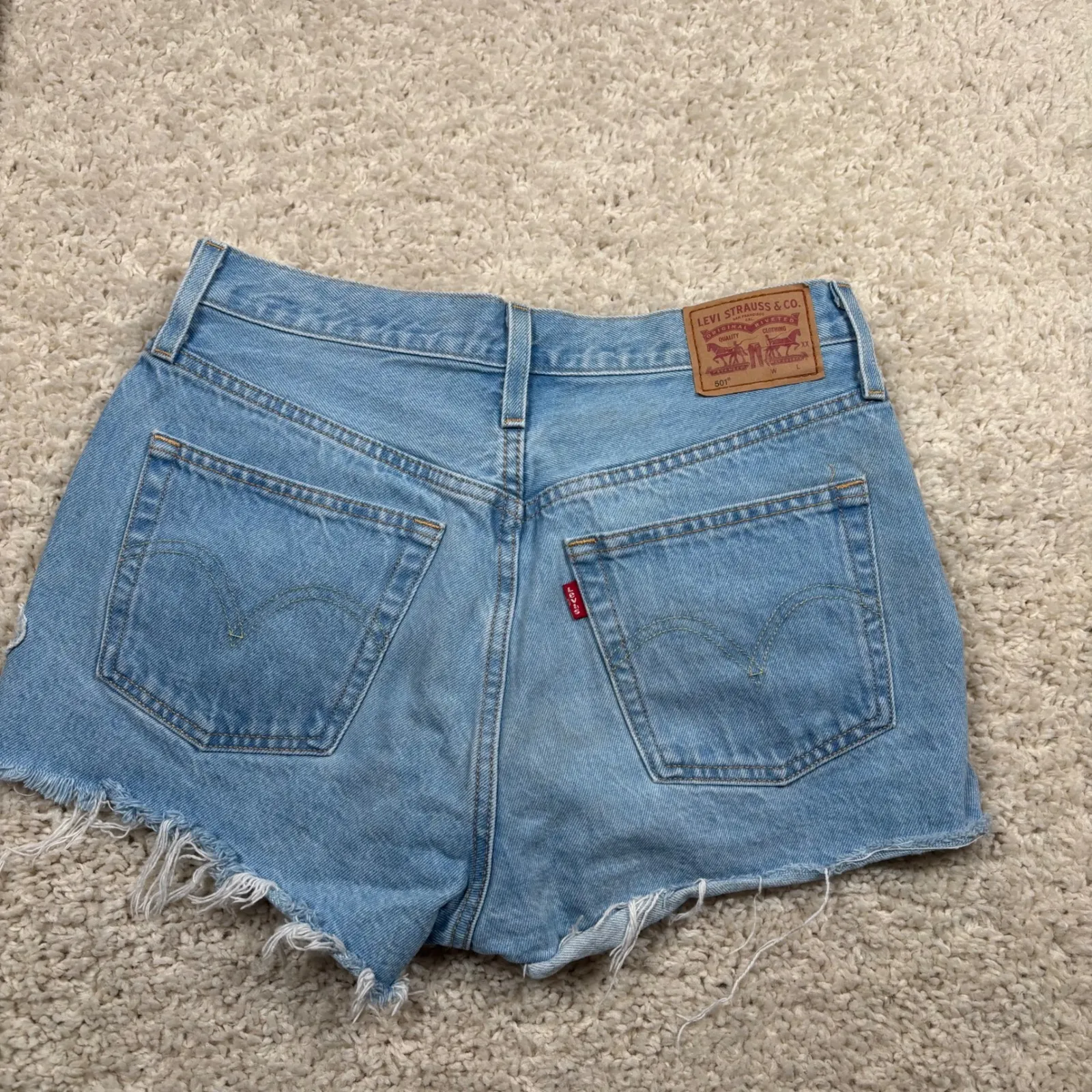 Levis 501 Denim Shorts Womens Light Wash Distressed Flower Patch Cutoff Size XX - Image 10