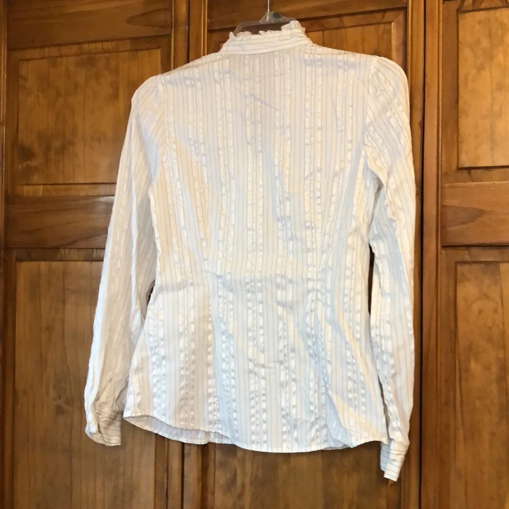 Maurice’s Small White & Black Pinstripe Button Up - Image 4