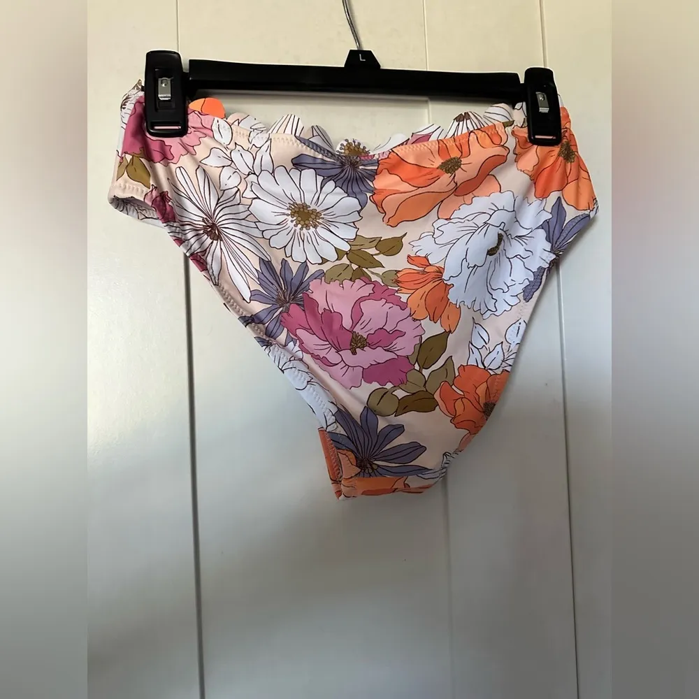 NWT CUPSHE Bathing Suit Bottoms Mid Rise With Scalloped Detail - Image 8