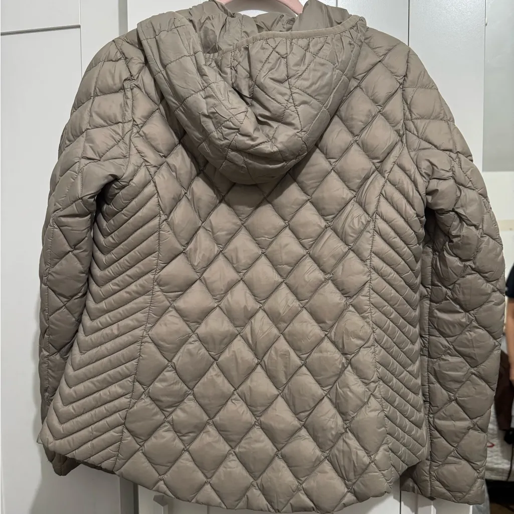 Michael Kors Women's Quilted Down Jacket in Taupe - Image 3