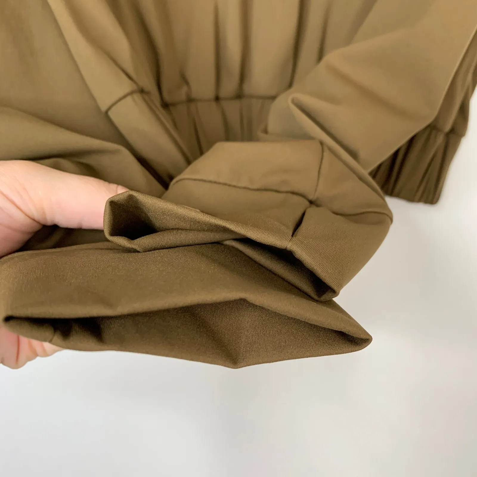 Aday Check-in Top Longsleeve Crop Top Olive Brown Stretch Travel Womens XS - Image 7