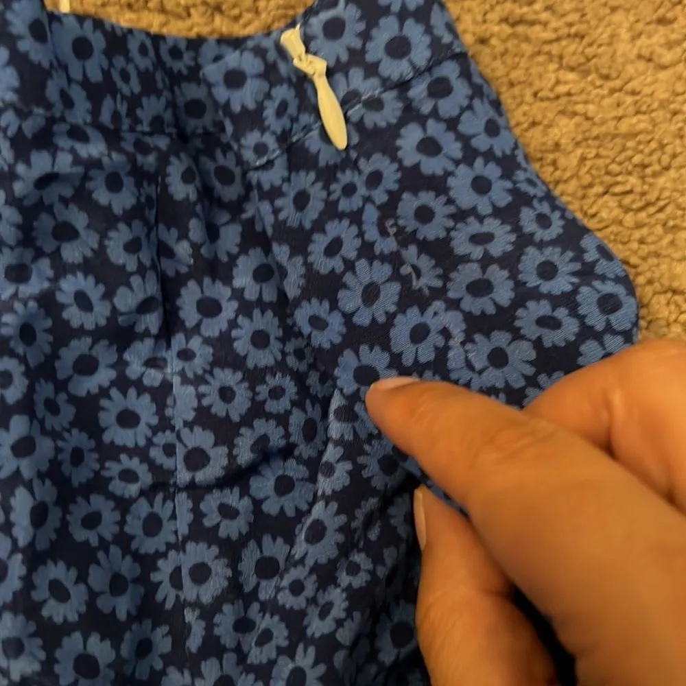 Privacy please blue floral shorts - Image 4