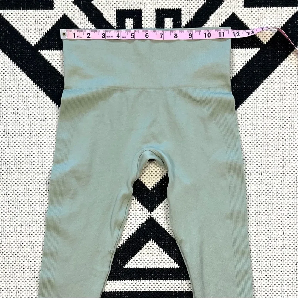 Sculptflex Legging in Aspen Green Size XS/S - Image 6